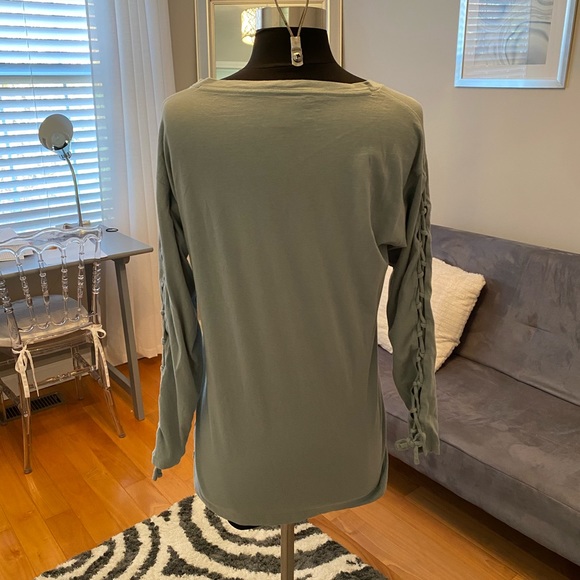 Pink v neck long sleeve - Picture 3 of 3